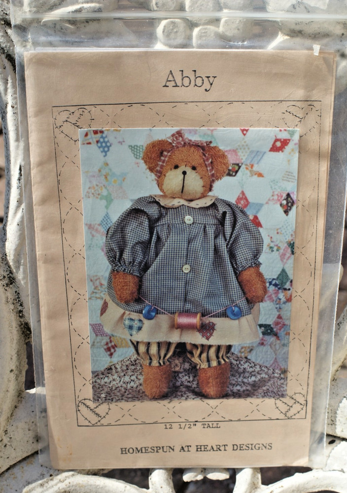 P42 - Sewing Pattern, Teddy Bear Pattern, Abby, Homespun at Heart, Schrimpf