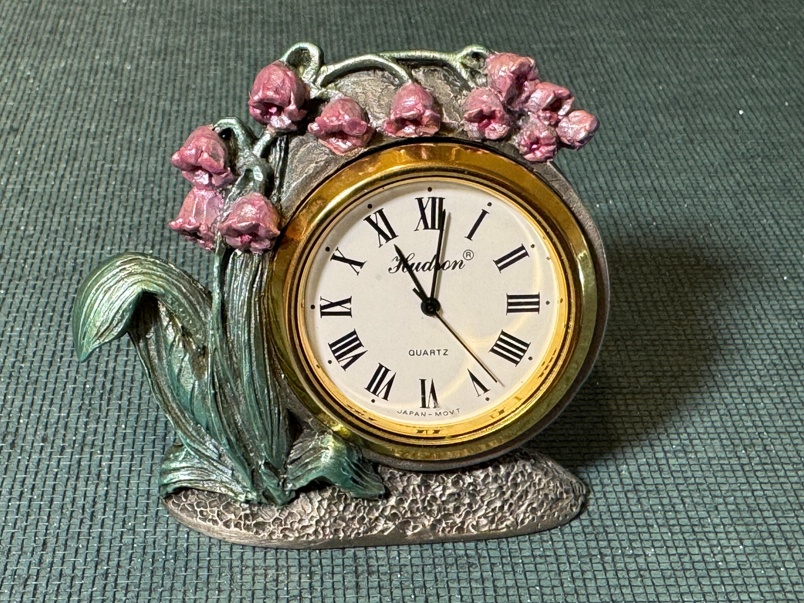 VTG & Rare   Lily of the Valley - Hudson - Fine Pewter - Desk/Shelf Clock  #3611