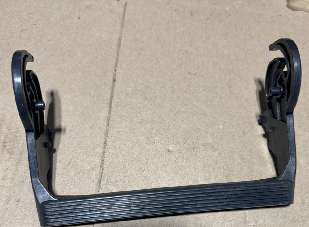 2014-2018 Chevy Silverado 1500 FUSE BOX JUNCTION BLOCK LOCKING HANDLE 84114437