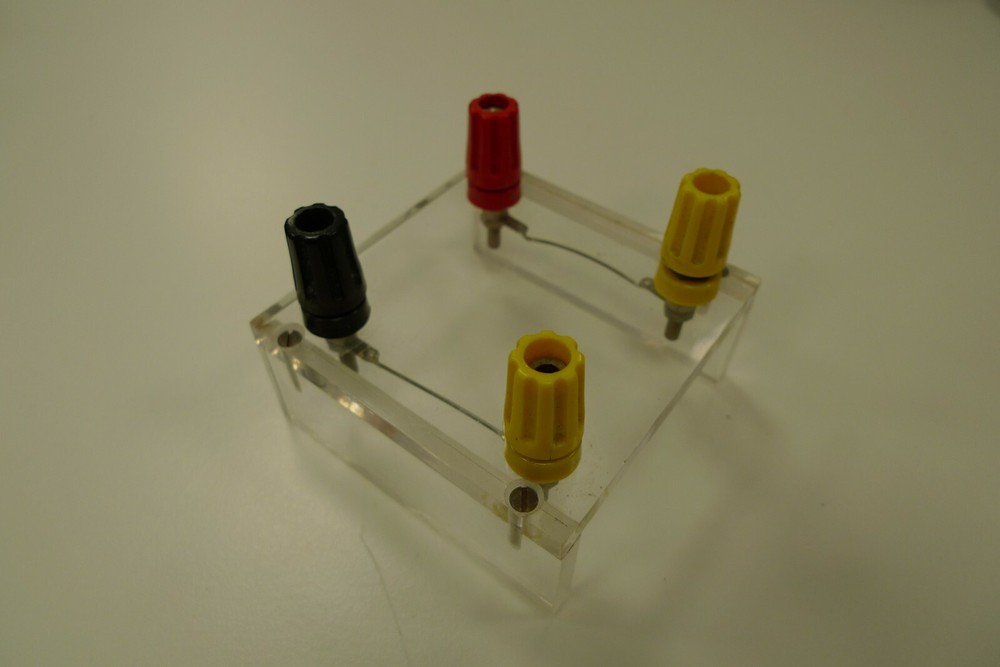Terminal Sockets 4MM Irwin Perspex Block Electronics Physics Lab Apparatus
