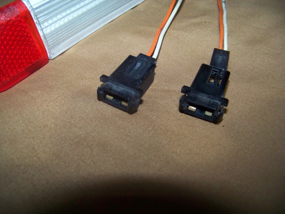 1995-'06 Door Panel Courtesy Light Pigtail Socket Qty 1