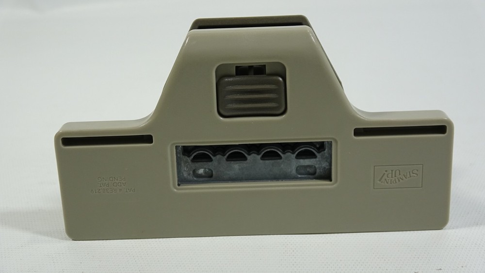 Stampin Up! Border Edge Locking Paper Punch - Rounded Pattern