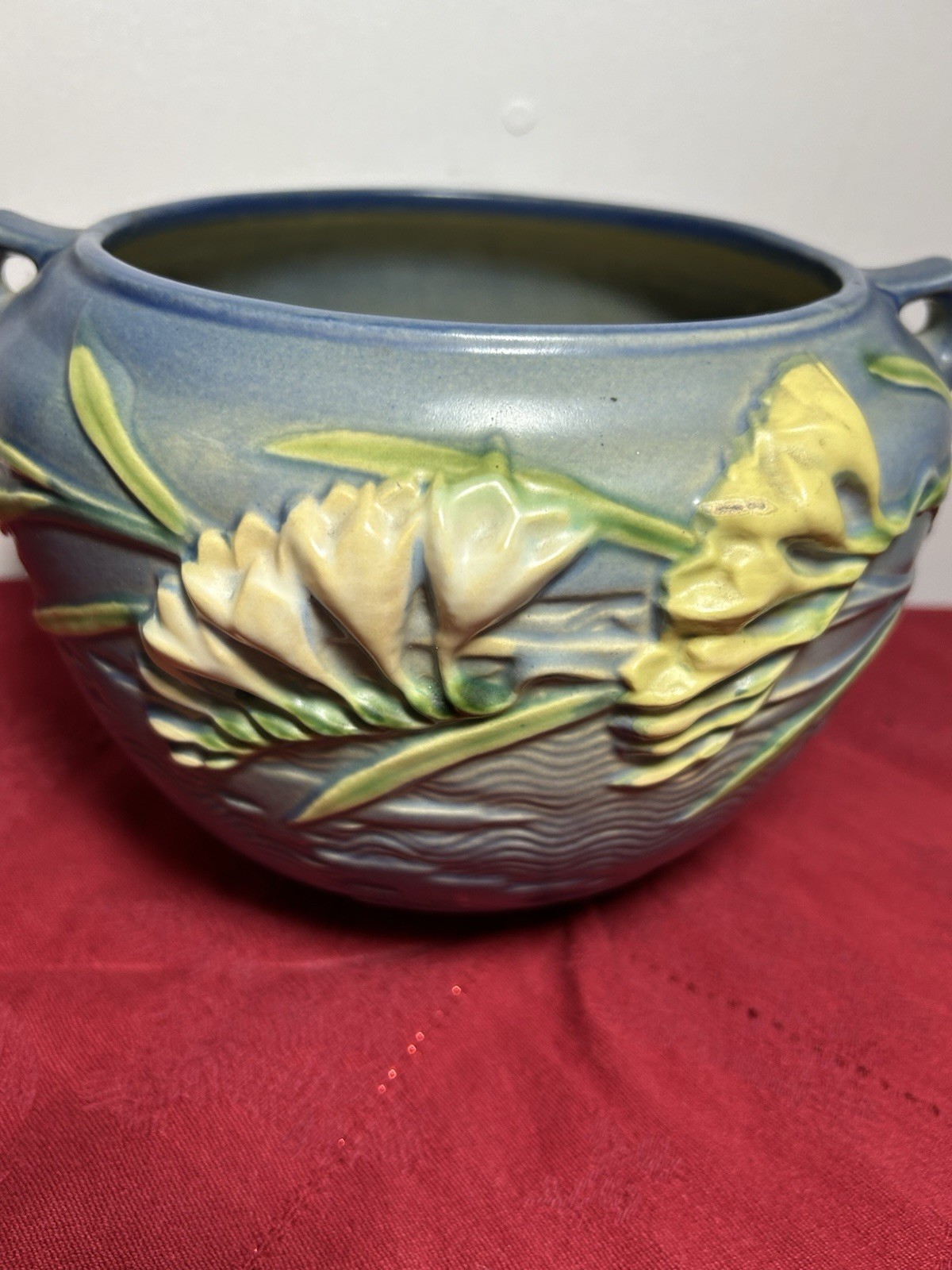 ROSEVILLE U.S.A. 663-6 Blue Vase Double-Handle Freesia Jardiniere