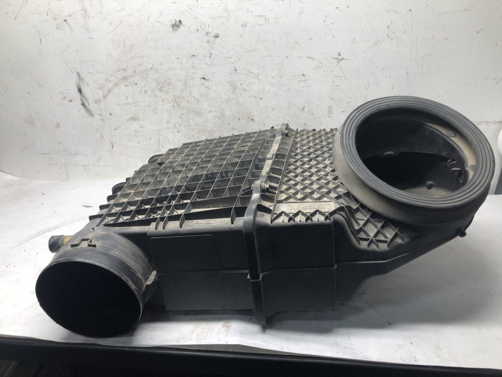 Peterbilt 579 Air Cleaner - Used