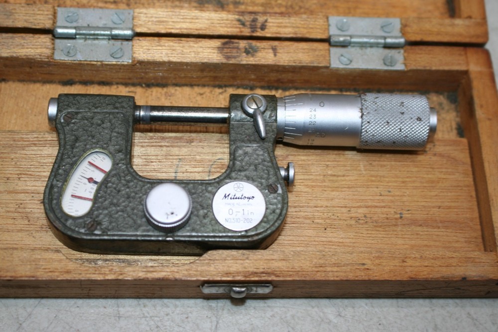 Mitutoyo Indicating Micrometer 0-1” 510- 202
