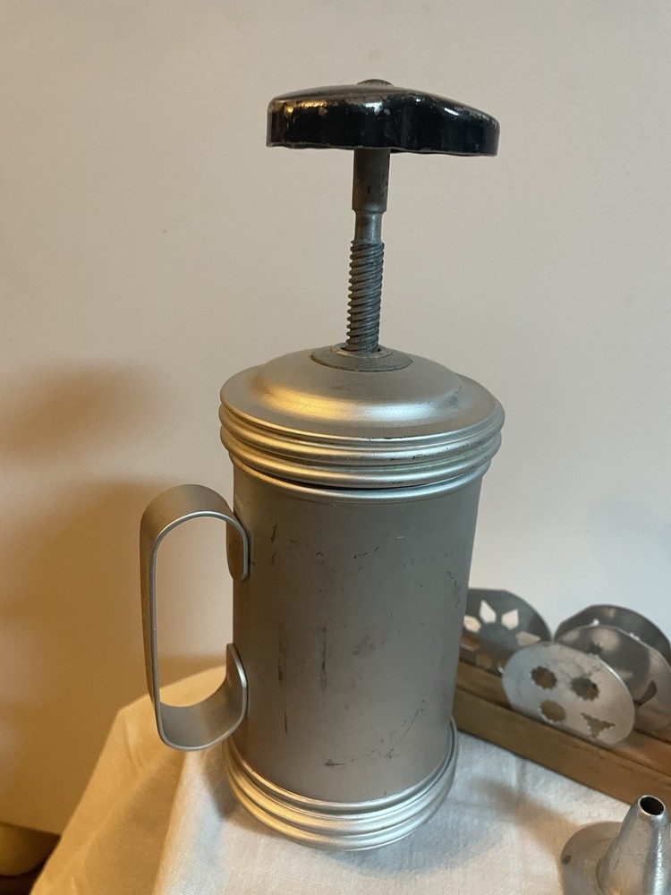 Mirro Vintage Cookie Press
