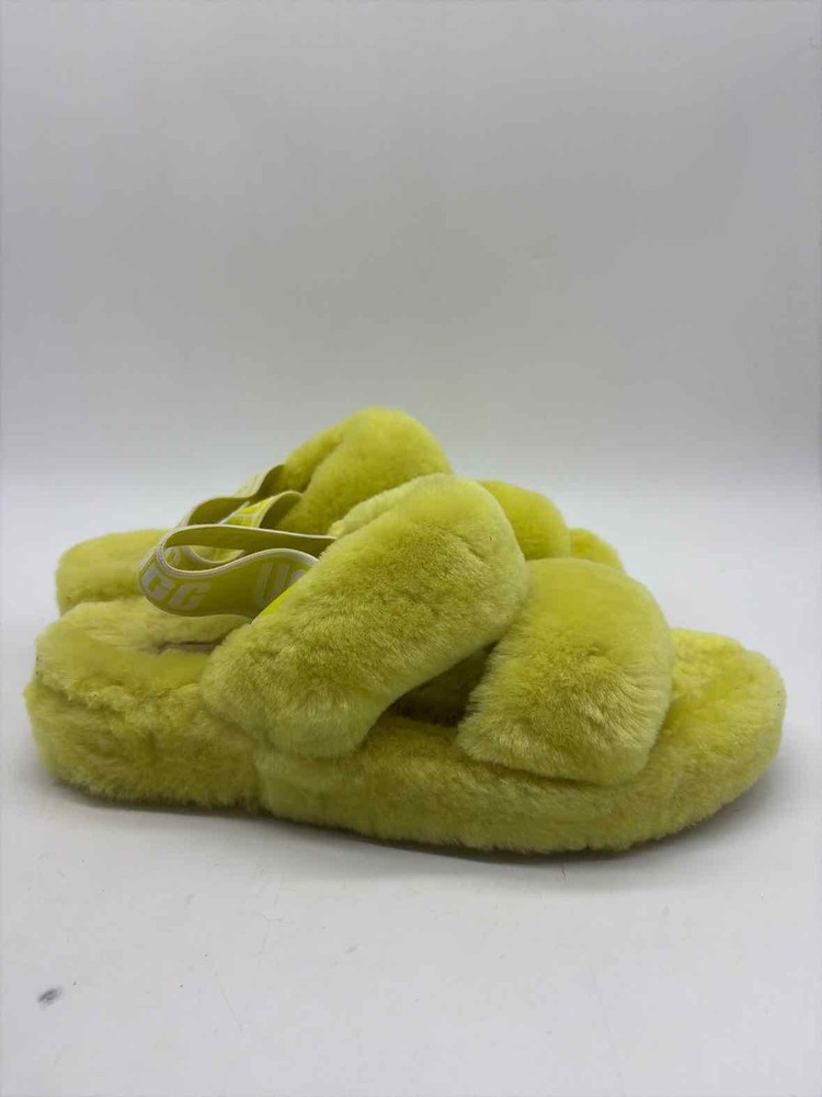 Pre-Owned UGG Yellow Size 7 Strappy Slippers