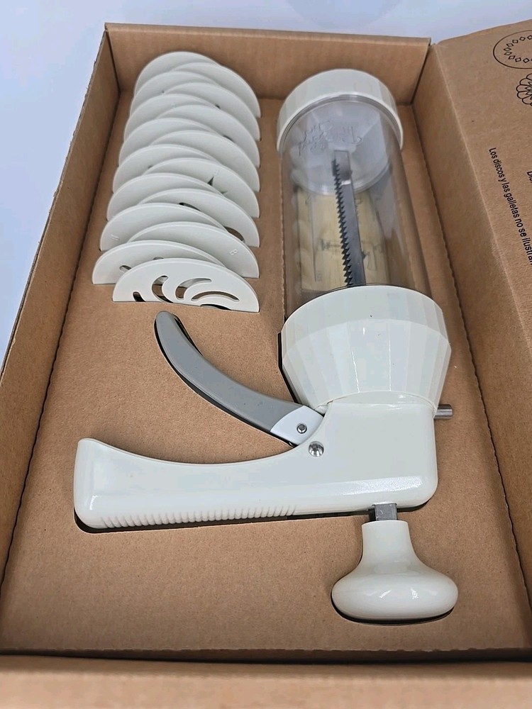Cookie Press Pampered Chef 16 Discs Christmas Baking Complete & Decorator Bottle
