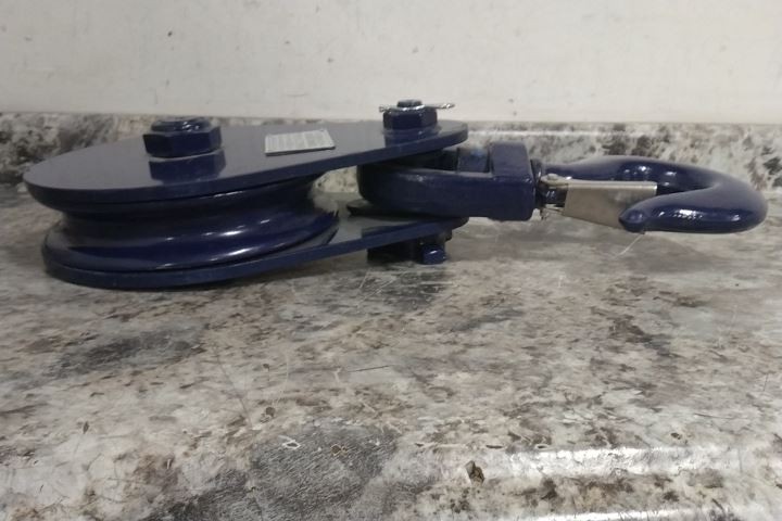 B/A Products Co. 6I-8T8 5/8 In; 3/4 In Compatible Rope Dia Snatch Pulley Block