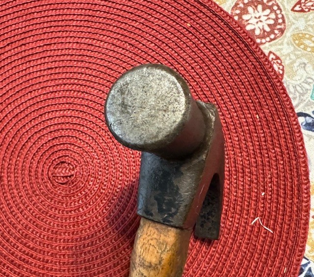 NICE Vintage HELLER 36 oz. Claw Hammer With Horse Logo.