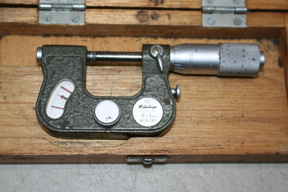 Mitutoyo Indicating Micrometer 0-1” 510- 202