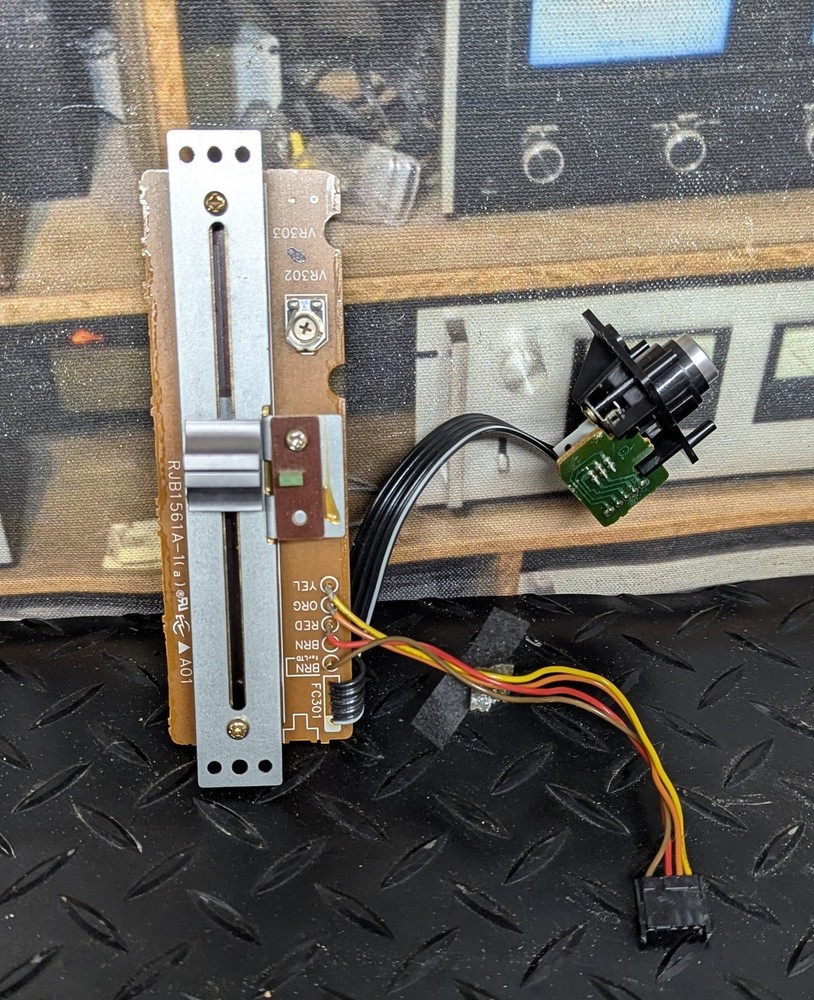 Technics SL-1200M3D pitch control with knob