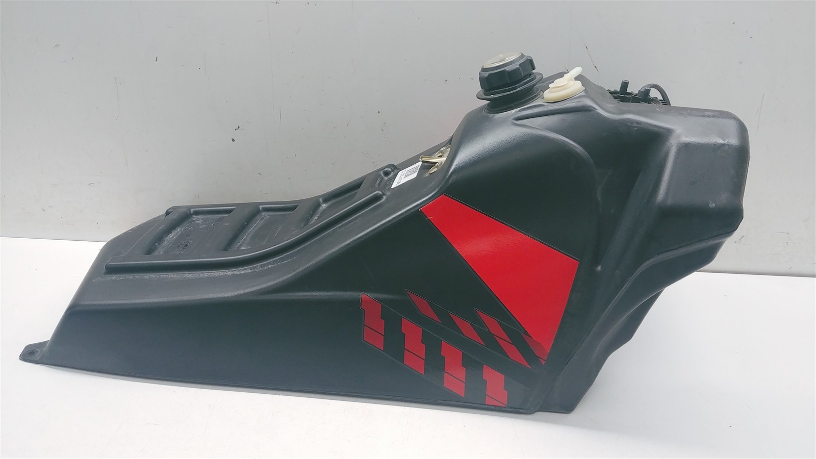 2014 Polaris Switchback Assault 800 Gas Tank w Fuel Pump & Gauge Cap Complete