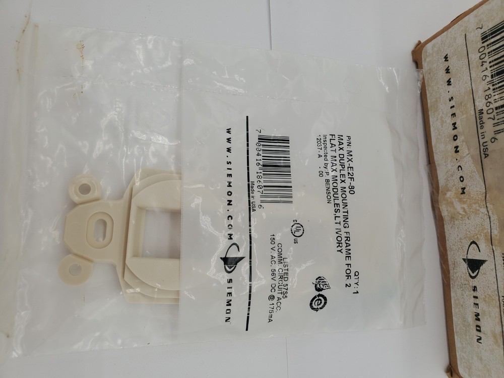 Siemon MX-E2F-80 Max Duplex Mounting Frame For 2 Flat Max Modules lt iVORY