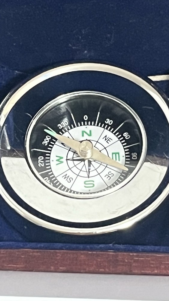 Compass For Desk With Keepsake Box 3x3