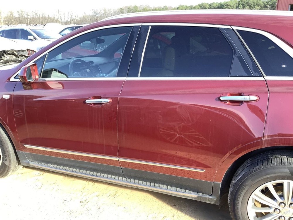 XT5 2017 Glove Box 4925385