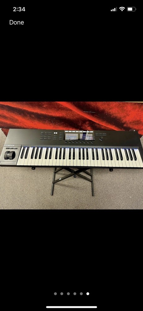 Native Instruments Komplete Kontrol S61 MK2 61 Key Keyboard Controller