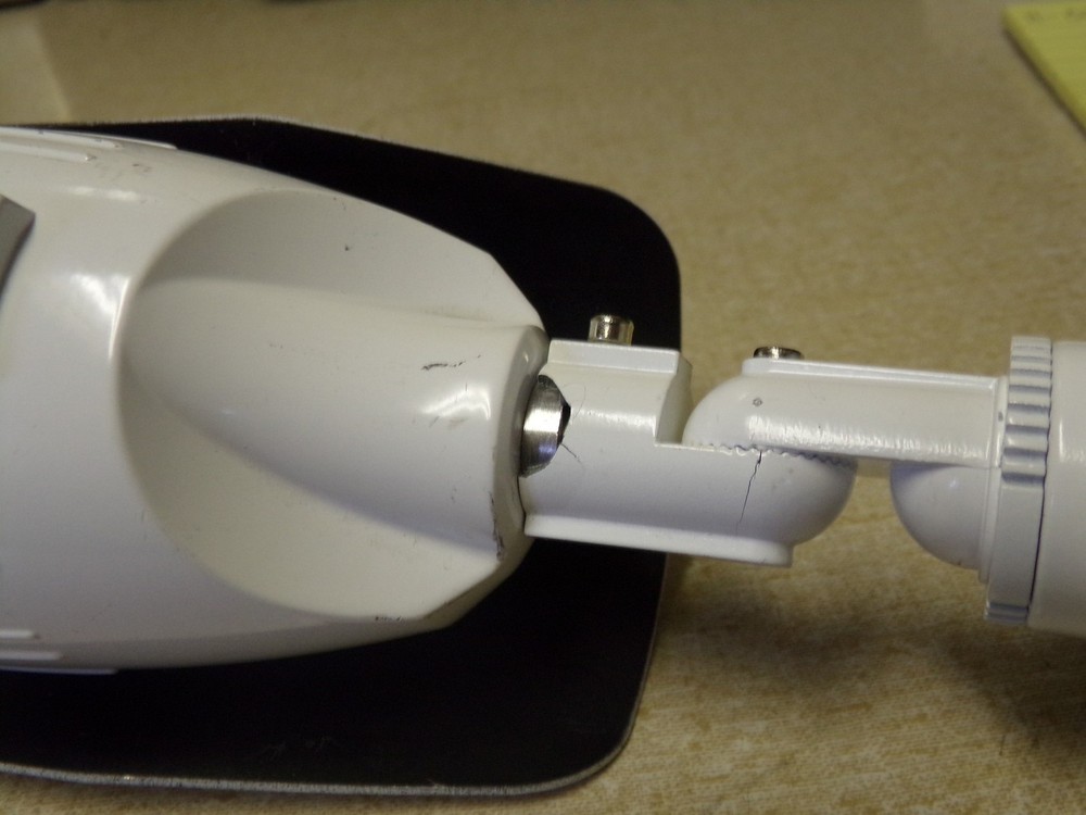 Lorex Security Camera, white, Cracked Stem *FREE SHIPPING*