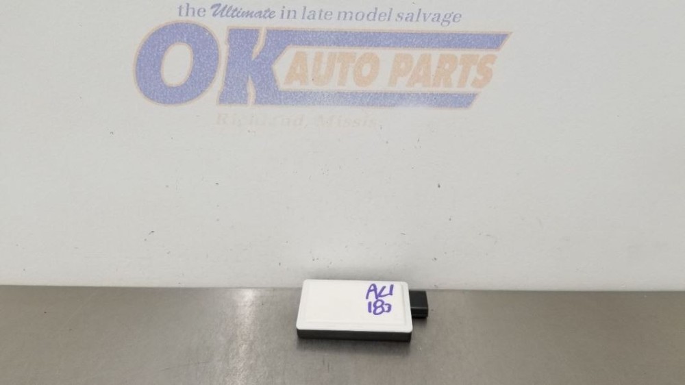 18 CHEVY CAMARO BLIND SPOT CONTROL MODULE LEFT DRIVER 84287222