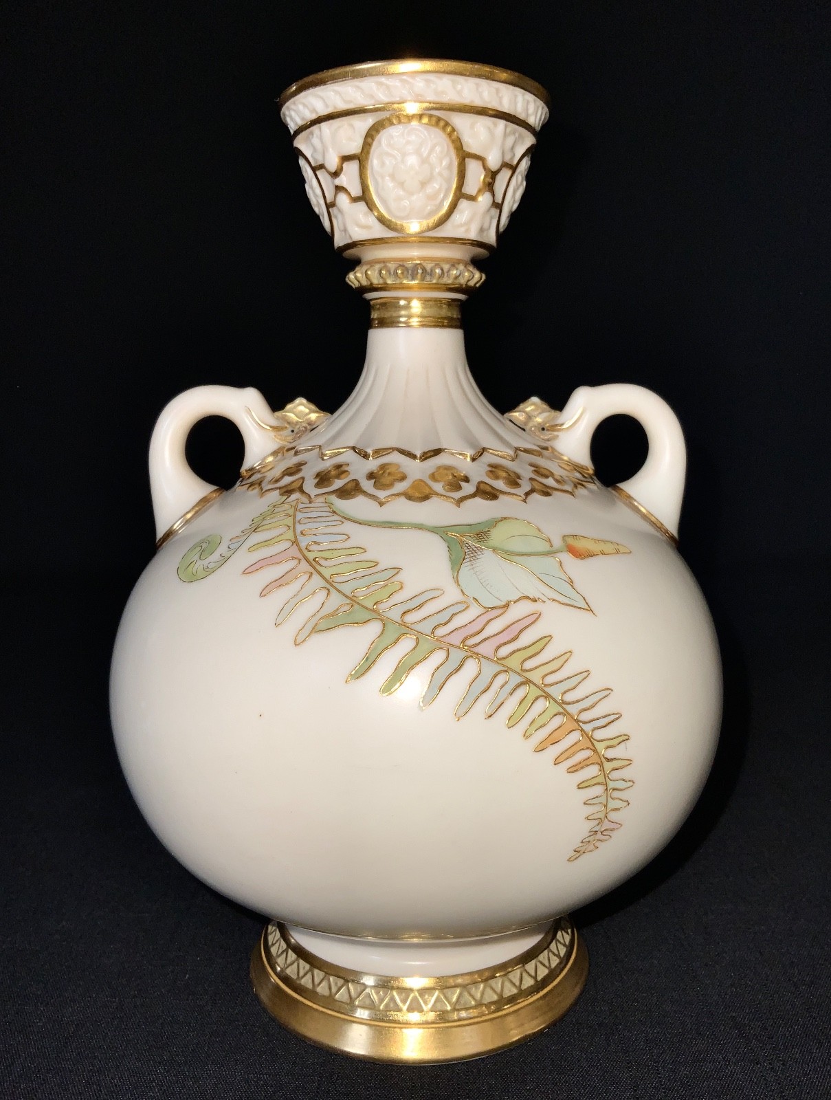 ANTIQUE ROYAL WORCESTER GILT & PAINTED HANDLED VASE C. 1884-1889 #1109 8 7/8"H