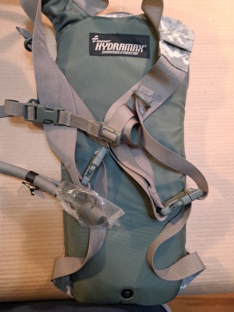 Skilcraft Hydramax Maximum Hydration System Stinger Bladder Camo Pack 100 oz.