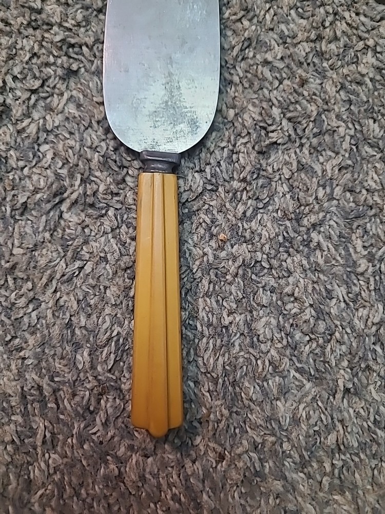 Art Deco Butterscotch Bakelite Handle Pie/Cake Server Spatula