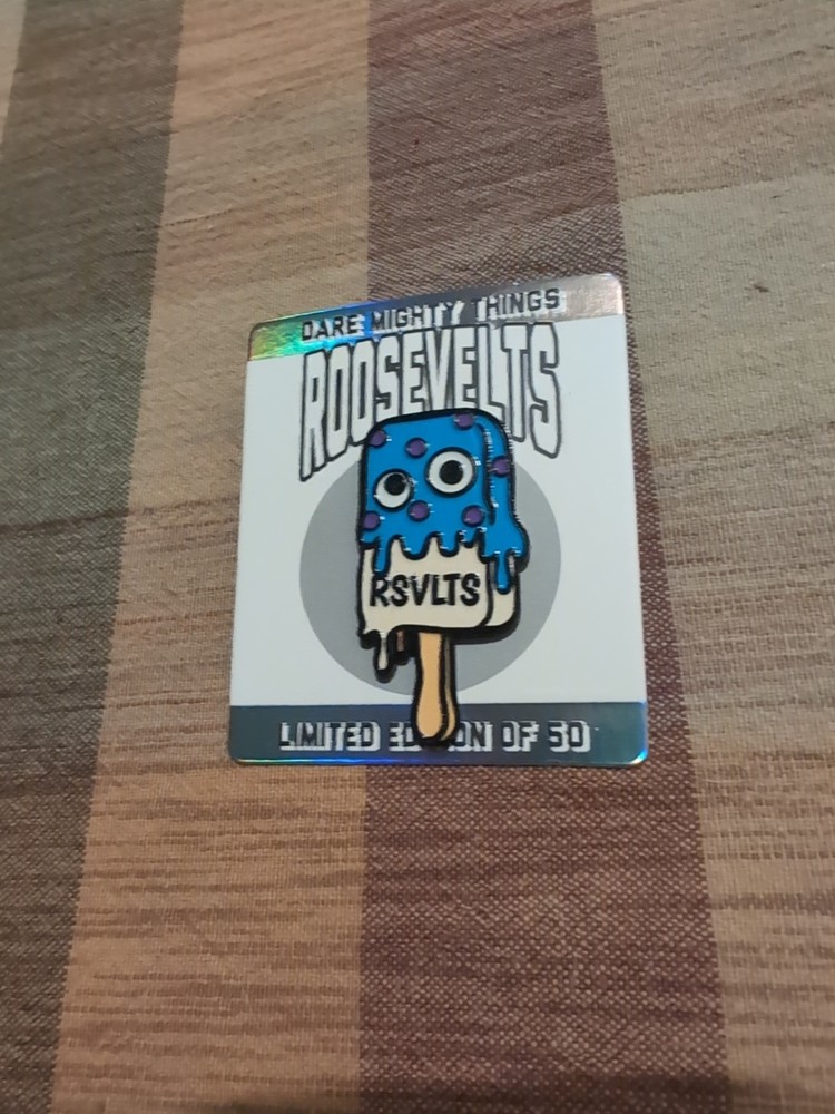 RSVLTS PIN LE 50 Popsicle