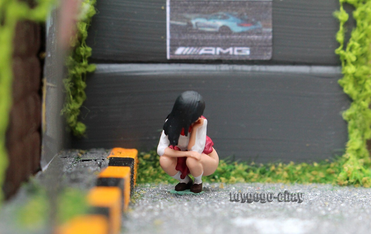 MINIATAURE 1/64 artist's RED JK girl KIT Fit 1:64 CAR street stand Diorama