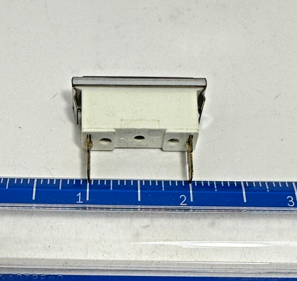 Cummins 0322-0116 LIGHT-IND Green "Generating" Indicator