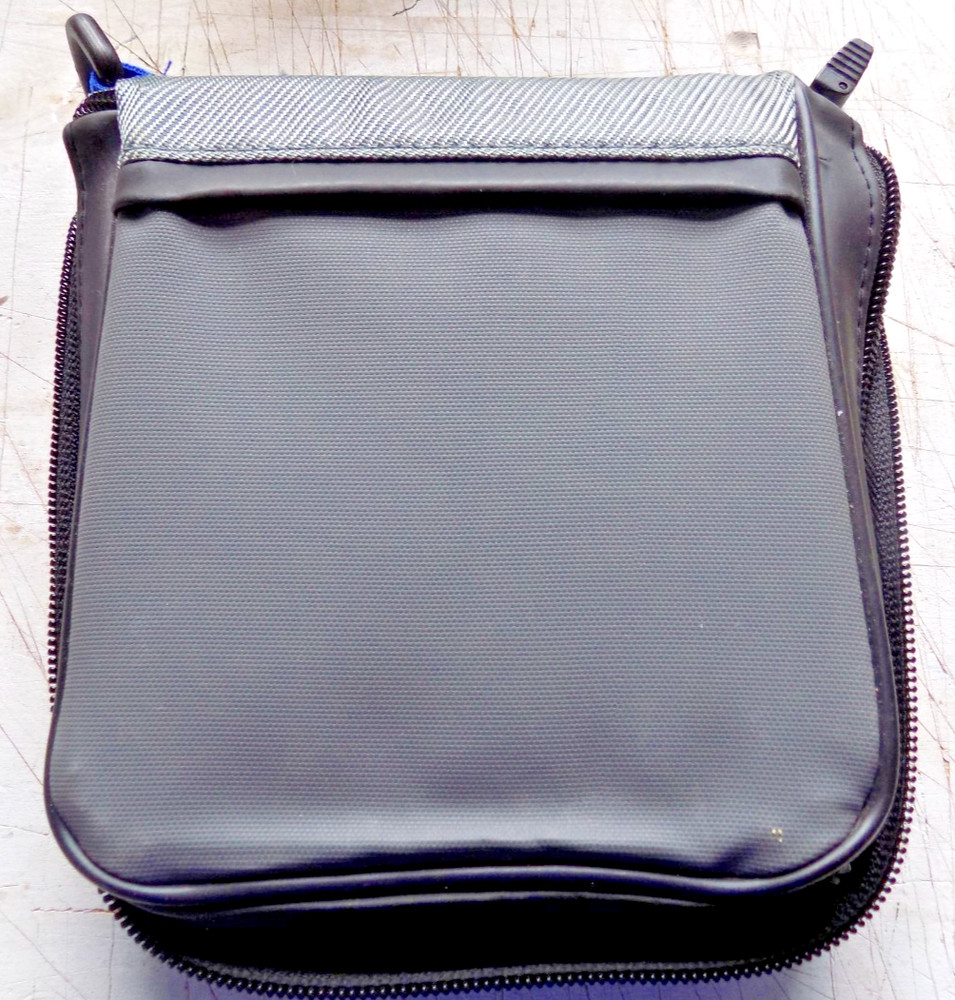 CASE LOGIC Zippered TWENTY Disc CARRYING CASE Blue / Gray