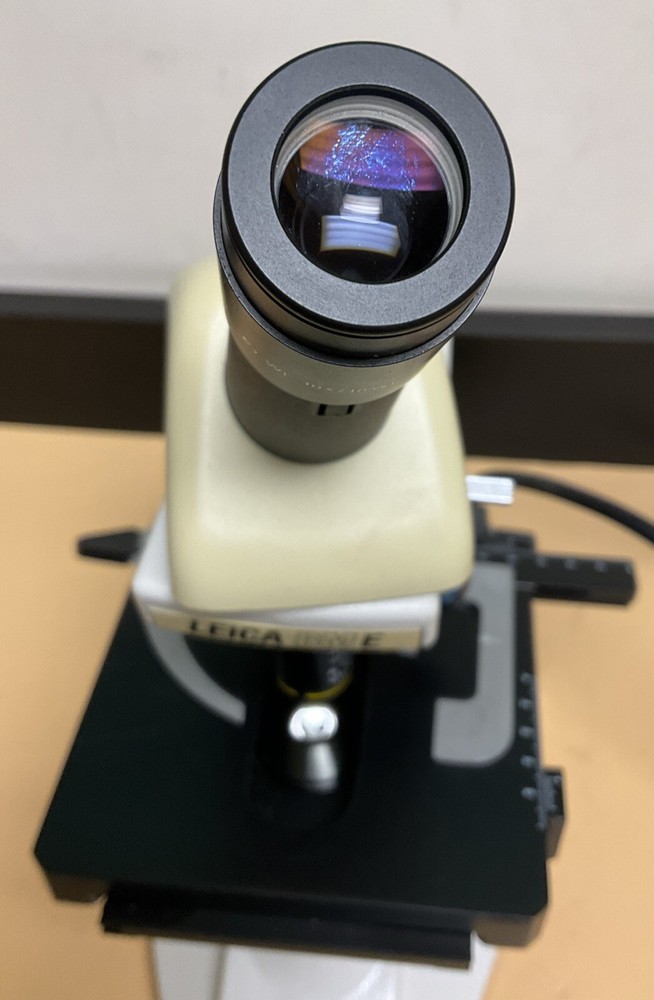 Leica BME Microscope 13395H1X with Objectives and Dust Cover