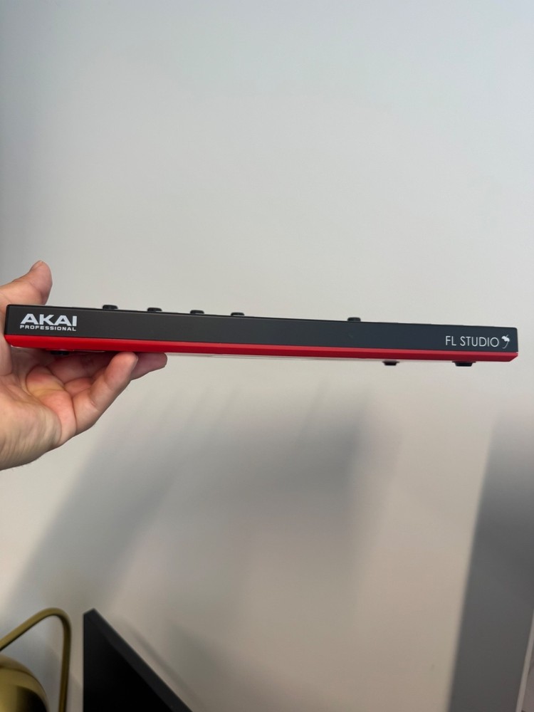 Akai Professional FIRE FL Studio Pad Controller Drum Machine 0570