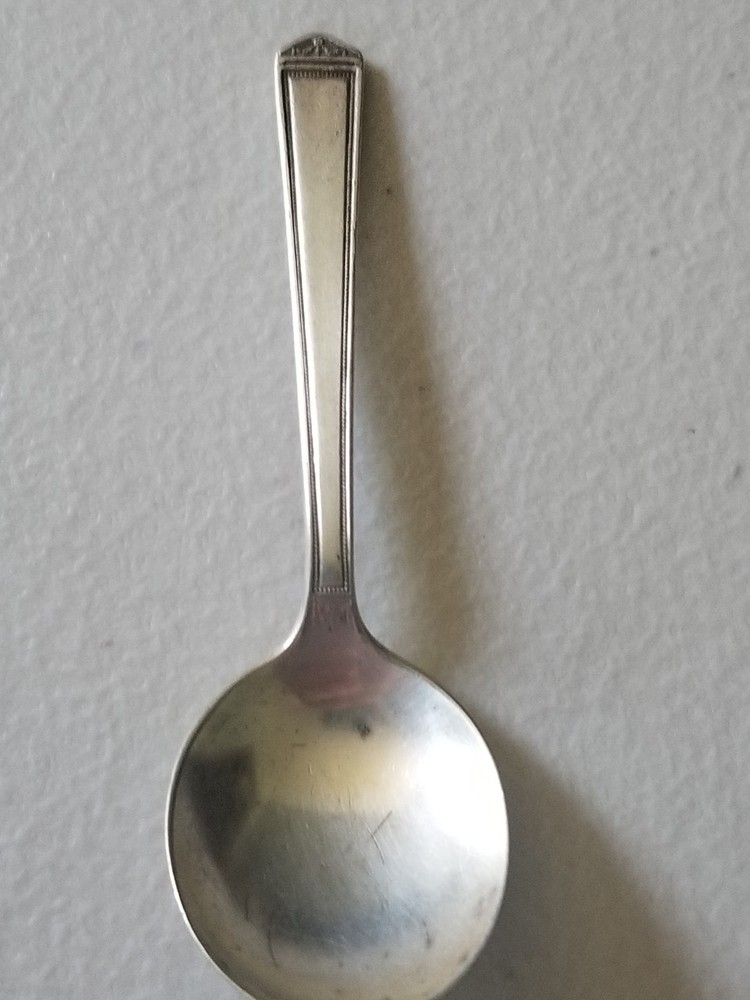 VINTAGE 1847 ROGERS BROS BABY SPOON 4 IN SILVERPLATE