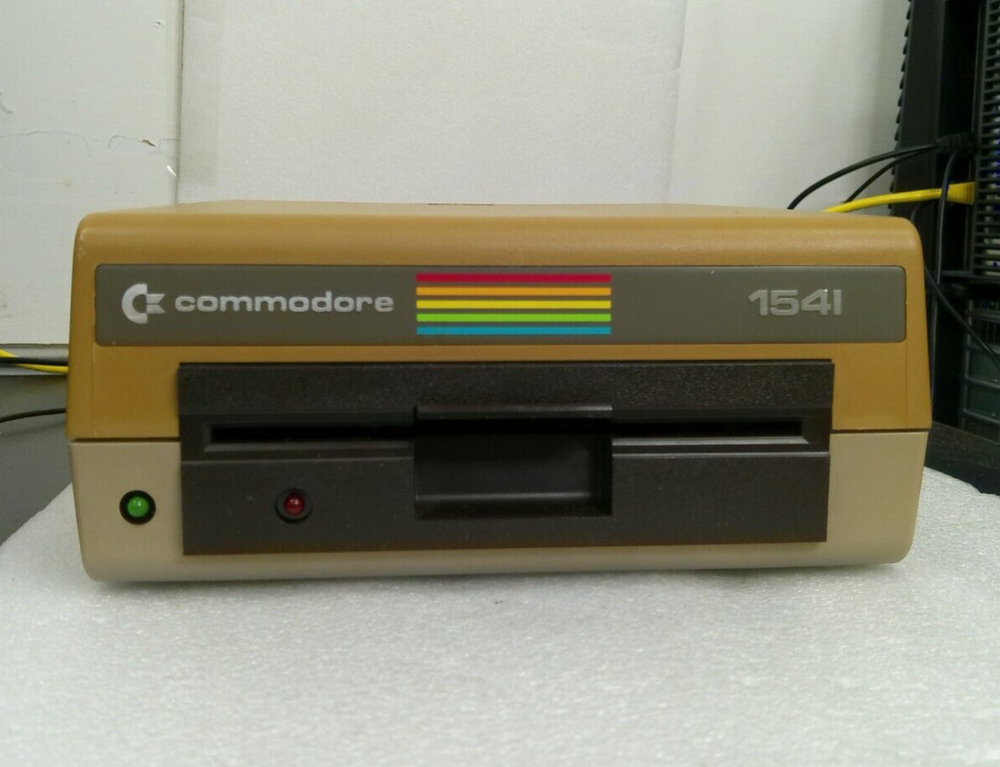 Commodore 1541 Single Floppy Disk Drive (BR978H1541) W Manual