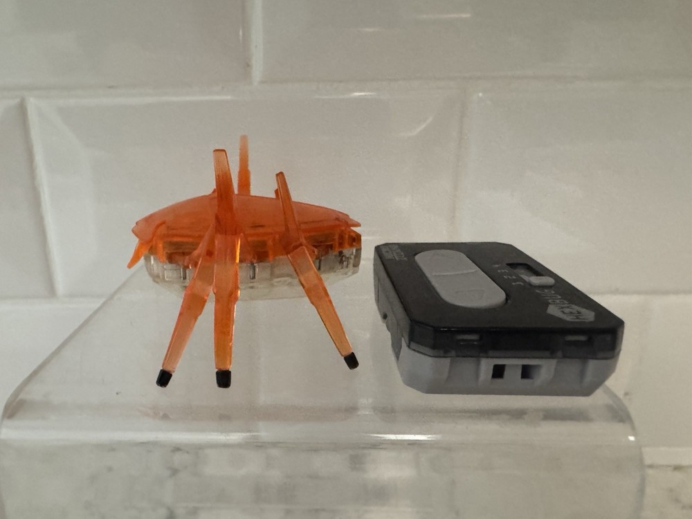 HexBug Scarab & HexBug Micro Titans Remote Control. Parts Only. Please Read