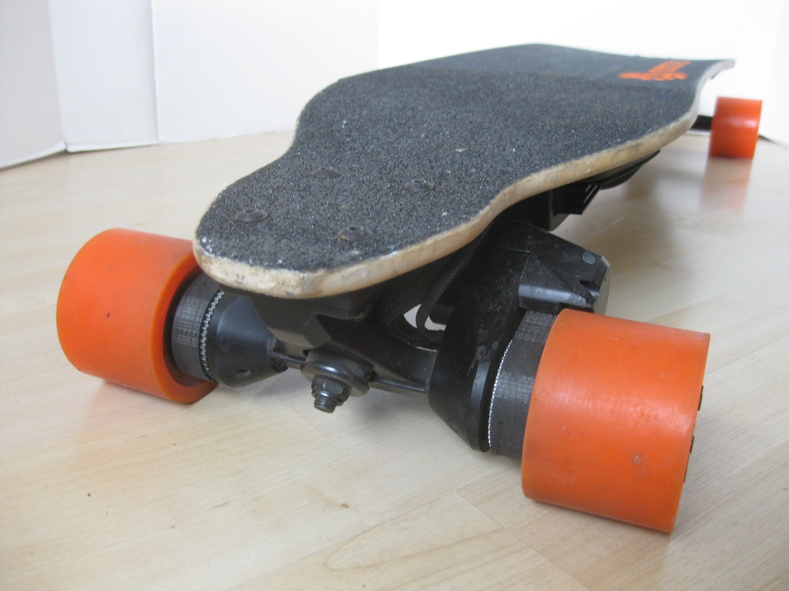 Boosted Board V1 Electric Skateboard with Remote & Charger –FOR PART ONLY