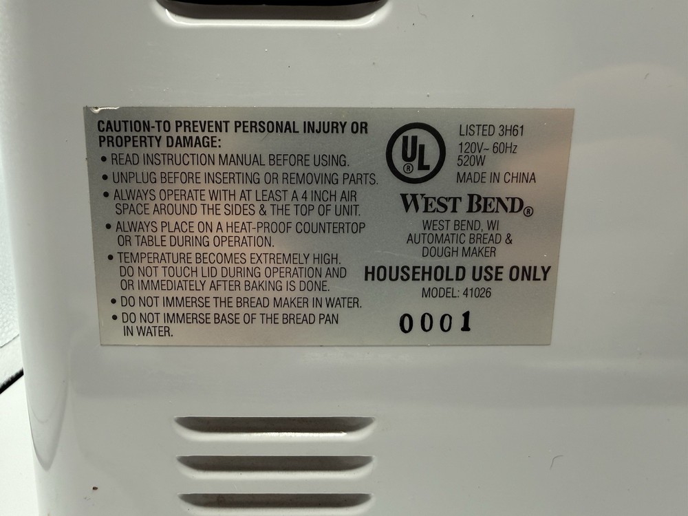West Bend 41026 Bread & Dough Maker Timer 12 Programs 1-1.5 lb White 520W