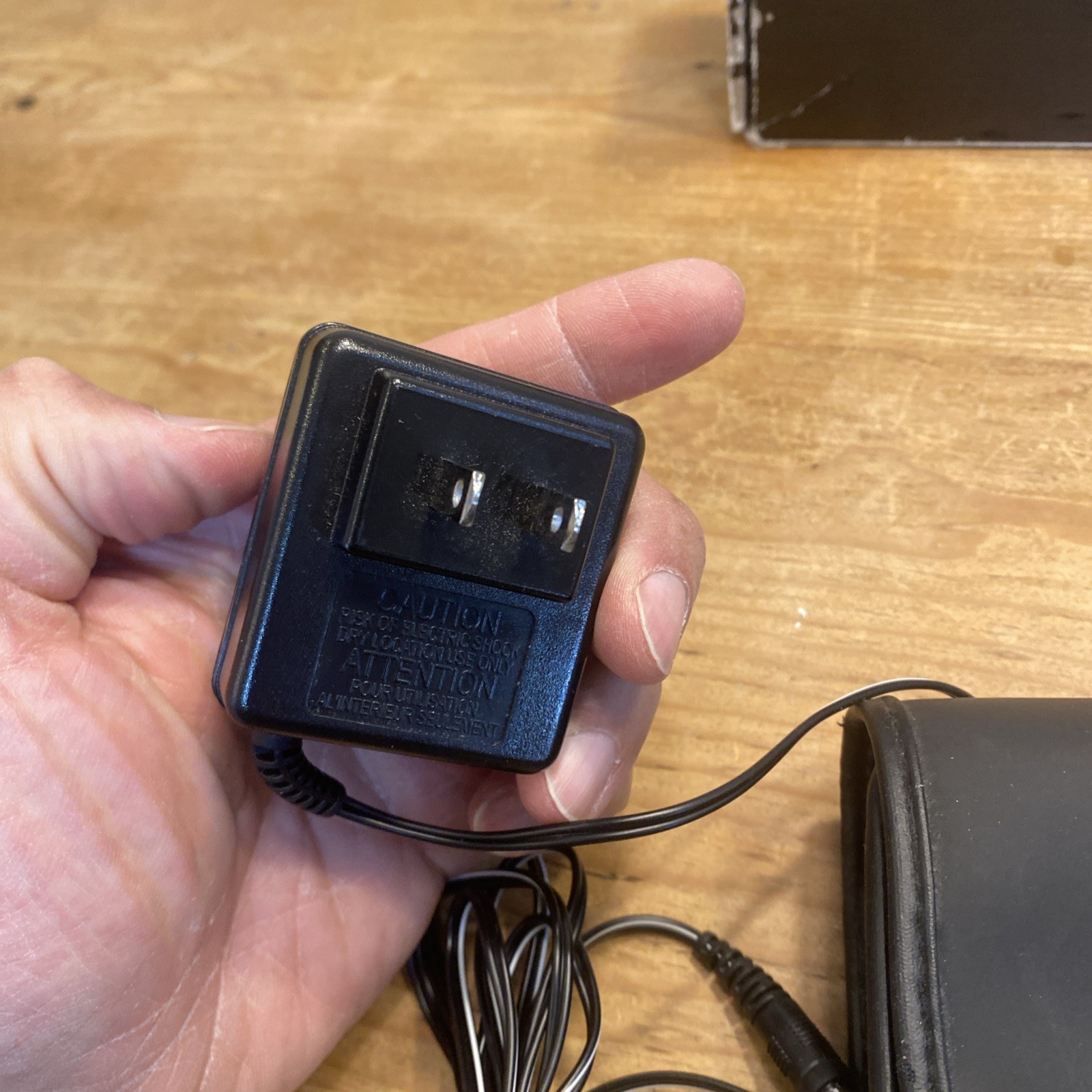 Grundig YB 400 PE World Receiver Radio w Box Case Manual AC Adapter Works