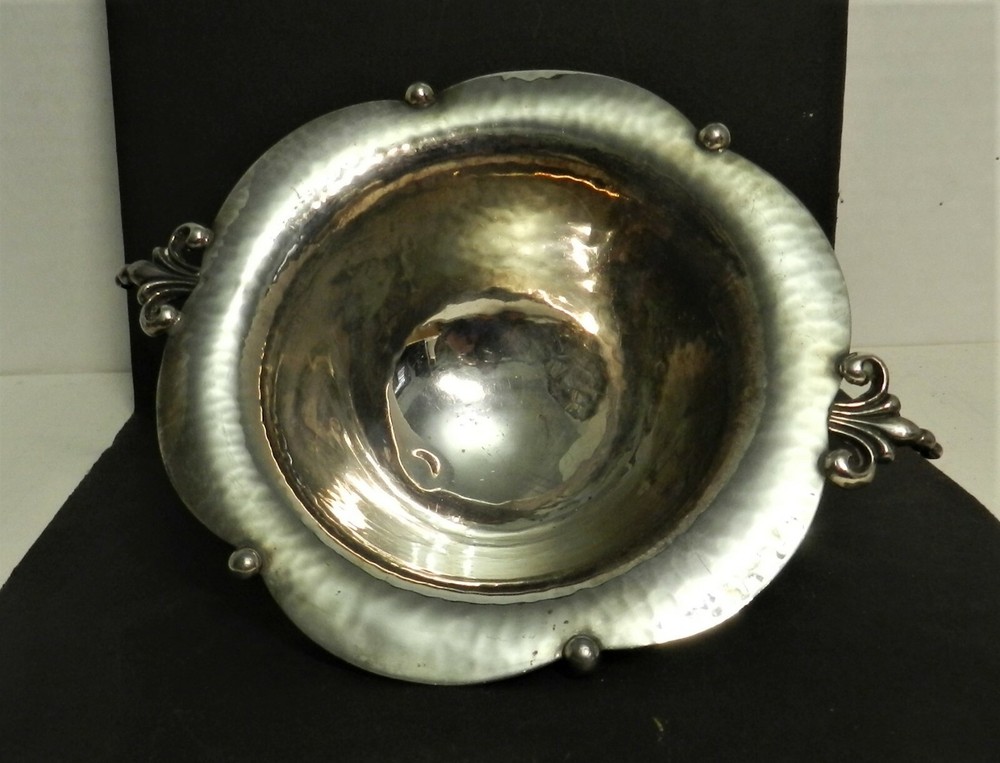 PB-D -- SILVERPLATE HAMMERED FINISH FOOTED  BOWL, 7 1/2 x 2 1/4 NORSE CRAFT