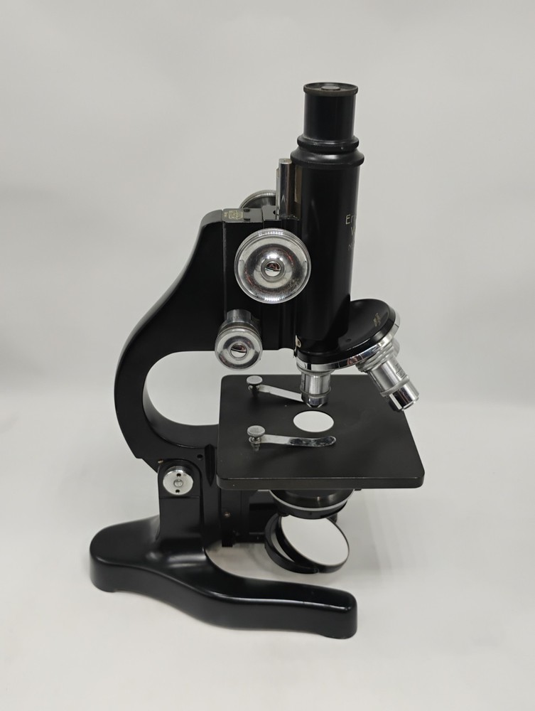 Vintage Antique Eernst Leitz Wetzlar Microscope With Worn Aged Case Untested