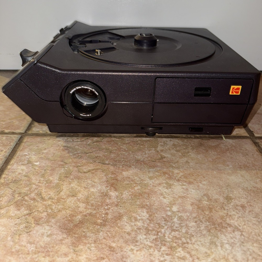 Kodak 4600 Carousel Slide Projector w/ Manual, Stack Loader, 2x 140 Slide Trays