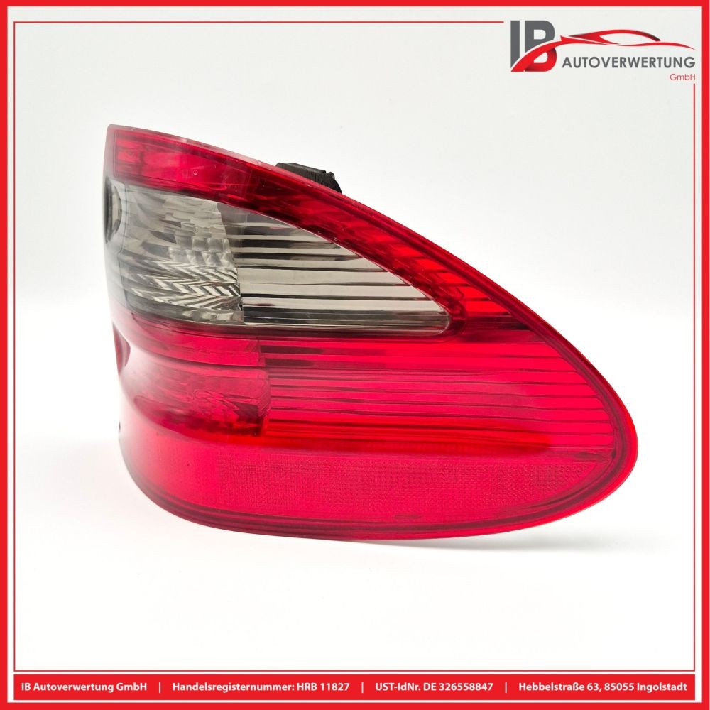 MERCEDES E-CLASS S211 ESTATE OUTER RIGHT TAIL LIGHT A2118202864