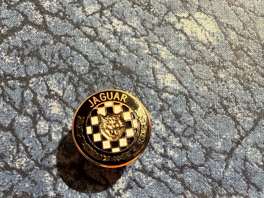 Round Jaguar Lapel/Hat Pin Tie Tack