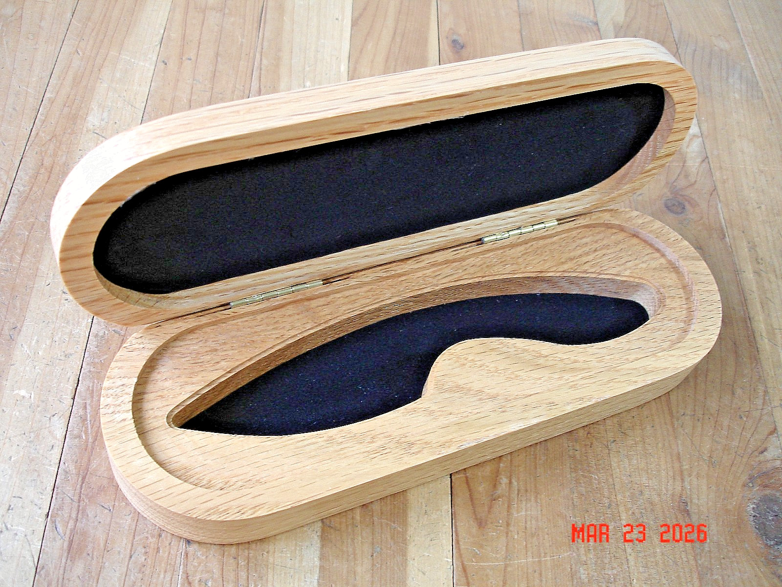 Buck Knives 196 Mini Alpha Hunter Knife with Oak Wood Display Box