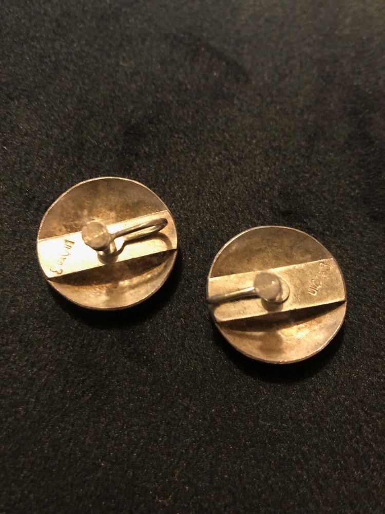 Earrings. Vintage Silver Screw on.