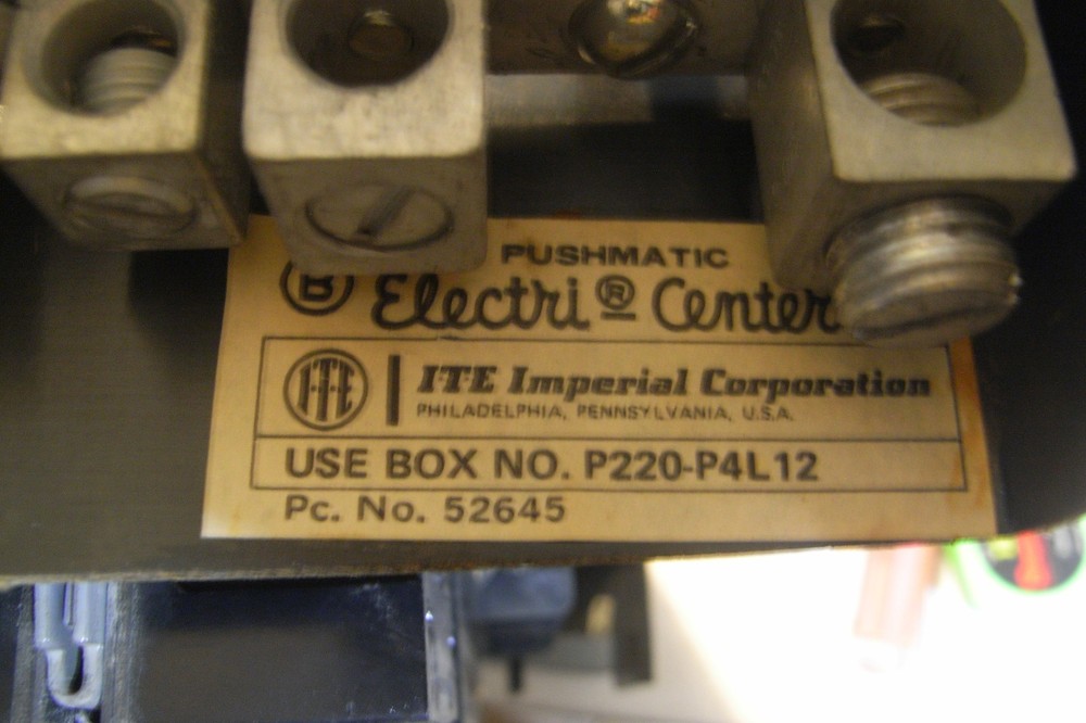pushmatic ITE 12 space 3 Phase buss bar with 20A breakers 2 pole 3pole no 52645