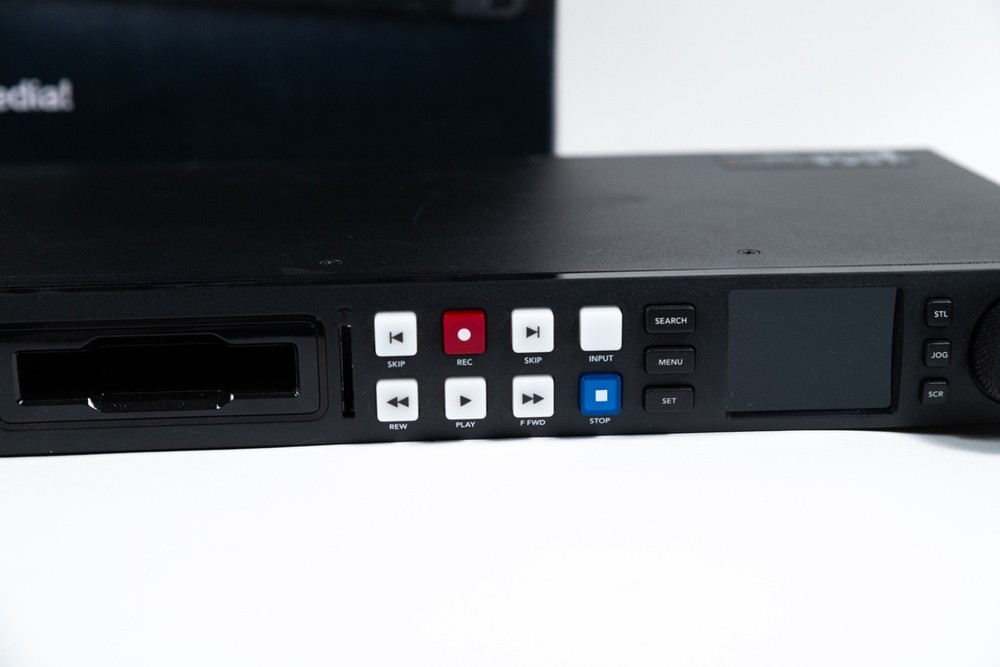 Blackmagic Design HyperDeck Studio Pro 4K UHD & 2 Samsung 870 EVO SSD's