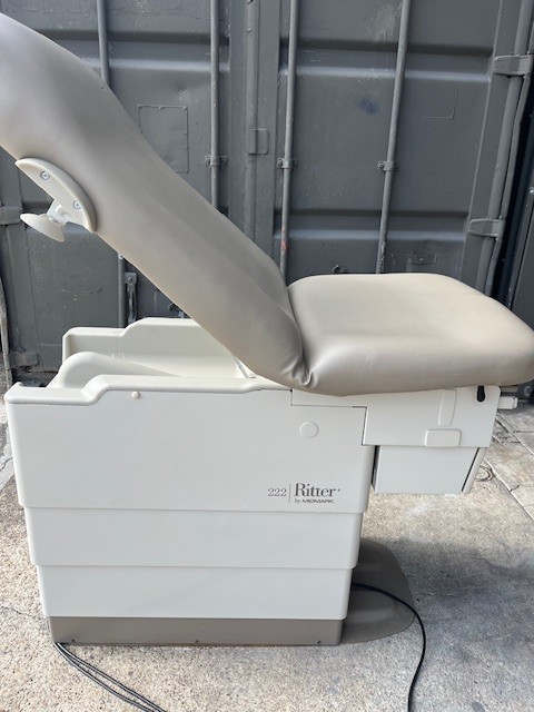 Midmark 222 Elevation only - Examination table