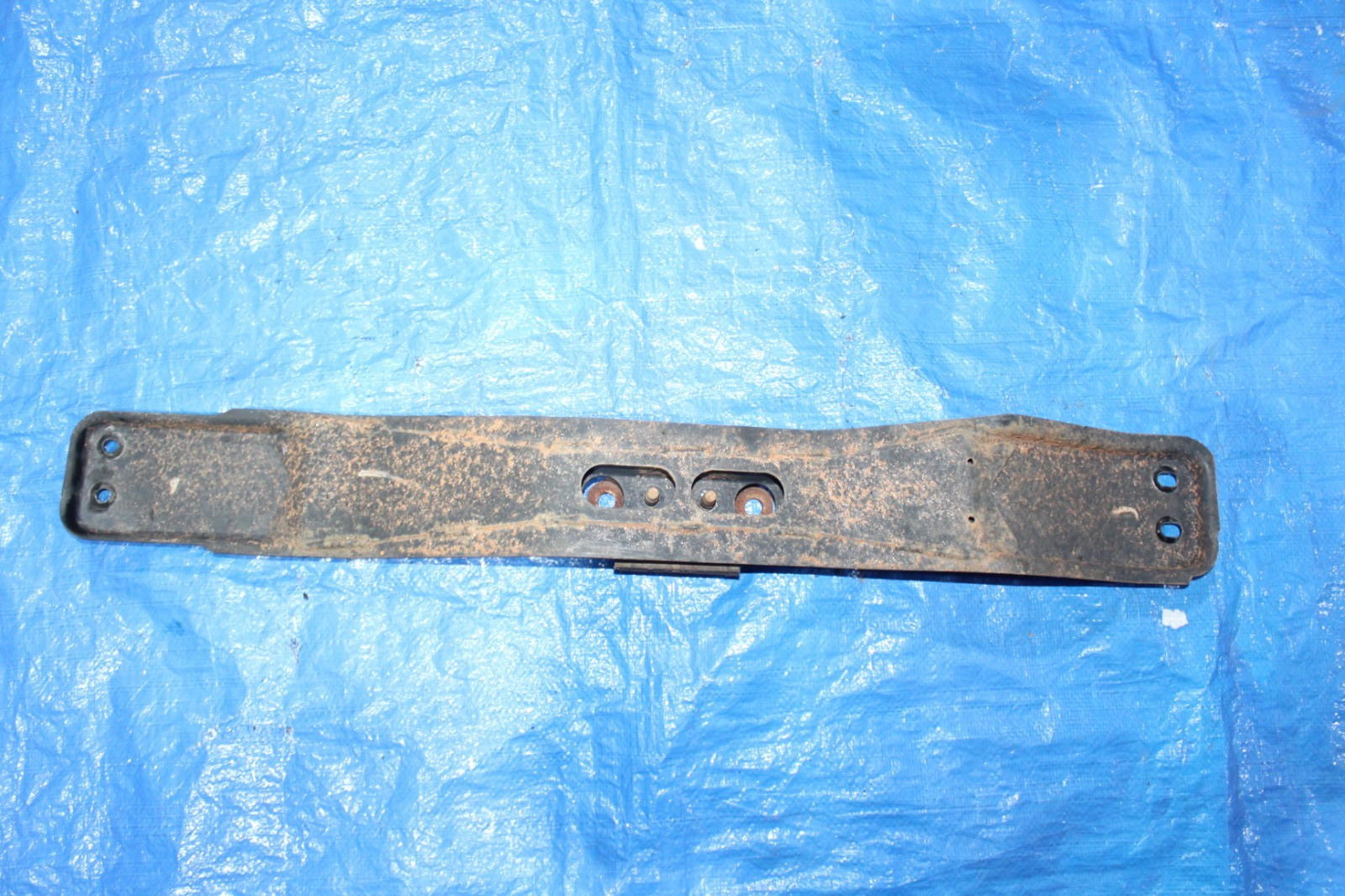 98-04 Nissan FRONTIER 5 Speed Transmission CROSS Member Support Bar w/ Mount