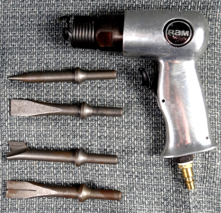 RAM Air Hammer Pneumatic  Kit with 4 Chisels